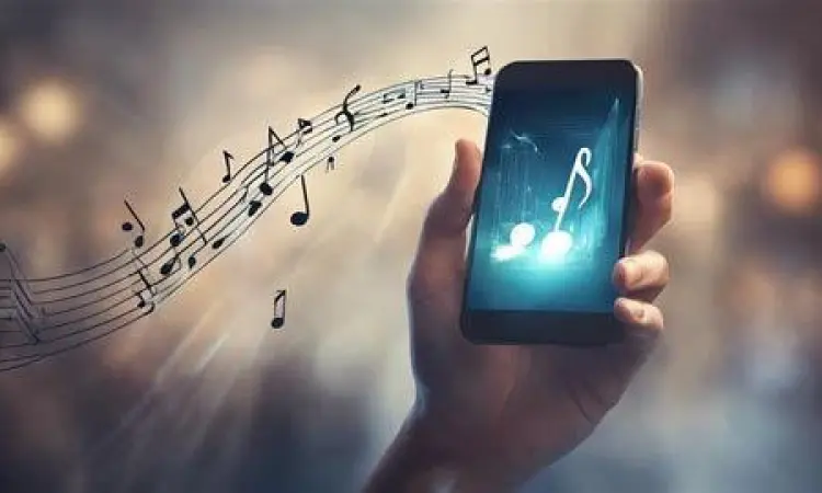 Pengguna smartphone sedang mengunduh musik dari internet