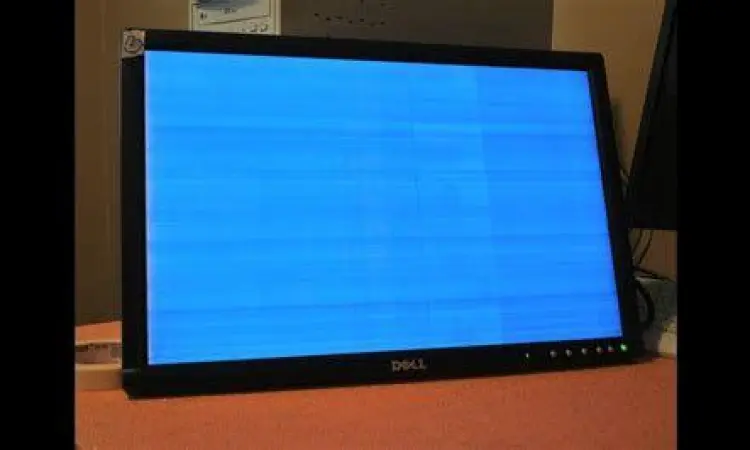 Kerusakan pada panel LCD yang menyebabkan tampilan tidak sempurna