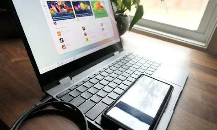 Penggunaan lapdock dengan smartphone Android