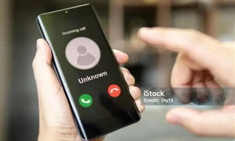 Tampilan identifikasi penelepon tidak dikenal pada ponsel