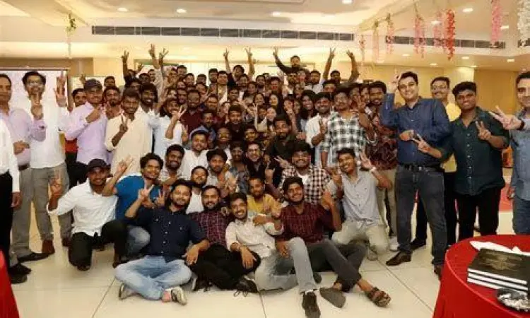 Hasil Unduhan Video Video berhasil tersimpan di galeri smartphone