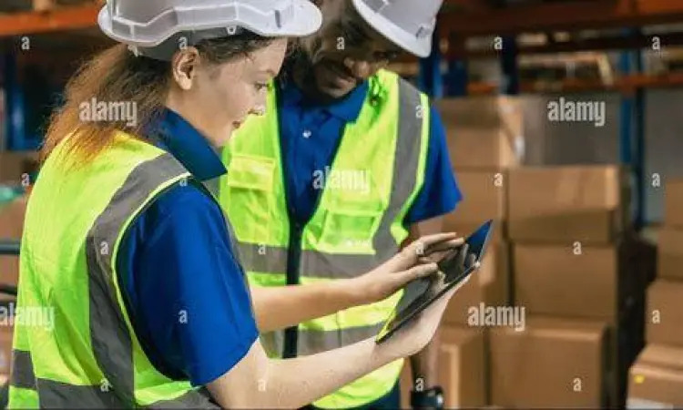 Pelatihan SDM Pelatihan staf gudang menggunakan aplikasi stok barang