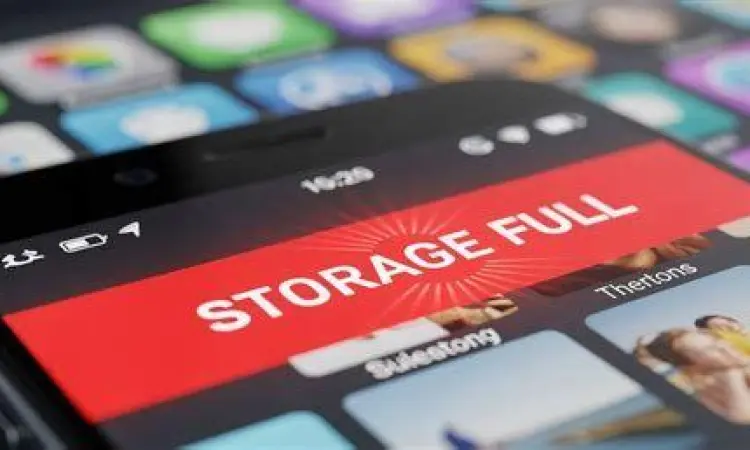 Peringatan Memori Penuh Peringatan memori smartphone penuh akibat aplikasi tidak berguna