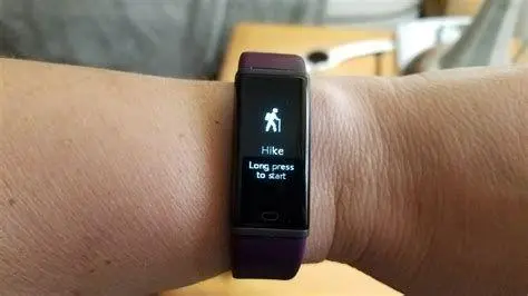 Sinkronisasi Data Wearable Sinkronisasi data antara smartwatch dan aplikasi olahraga di smartphone