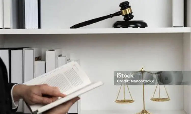 Ilustrasi mendukung penulis dengan membaca legal