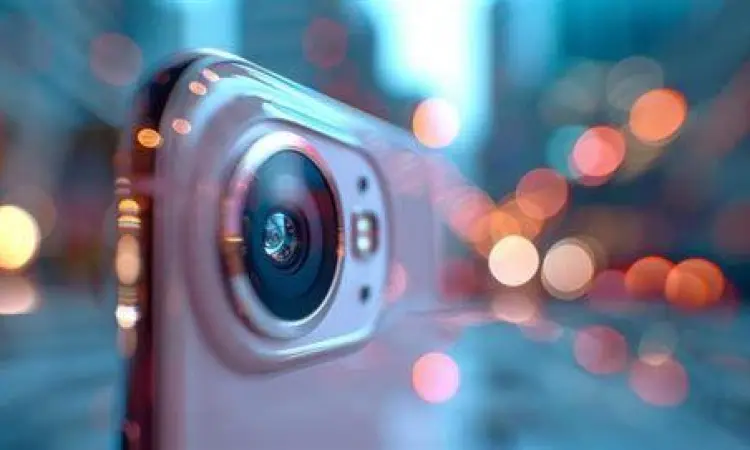 Teknologi Lensa Smartphone Lensa kamera smartphone yang menangkap cahaya bokeh